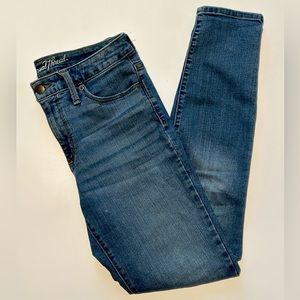 Universal Thread High Rise Skinny Jean Size 4